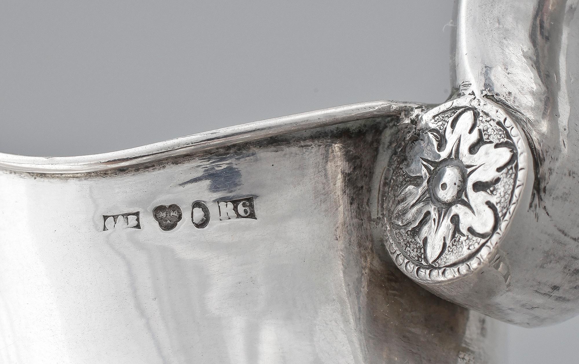 KAFFEKANNA SAMT GRÄDDKANNA, silver, empire resp empirestil, Anders Lundqvist resp GAB, Stockholm, 1800-tal. Vikt 1000 g.
