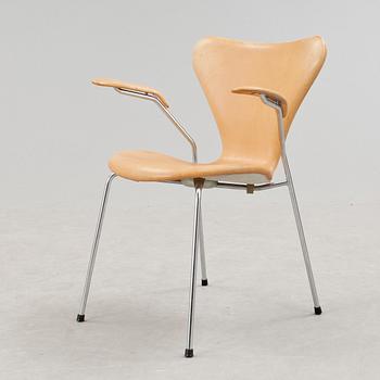 KARMSTOL, "Sjuan", Arne Jacobsen, Fritz Hansen, detta exemplar tillverkat 1966. Märkt undertill 0966.