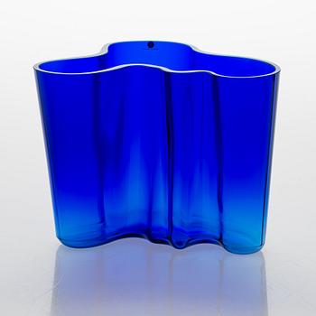 Alvar Aalto, vas, modell 3030, signerad Alvar Aalto Iittala.