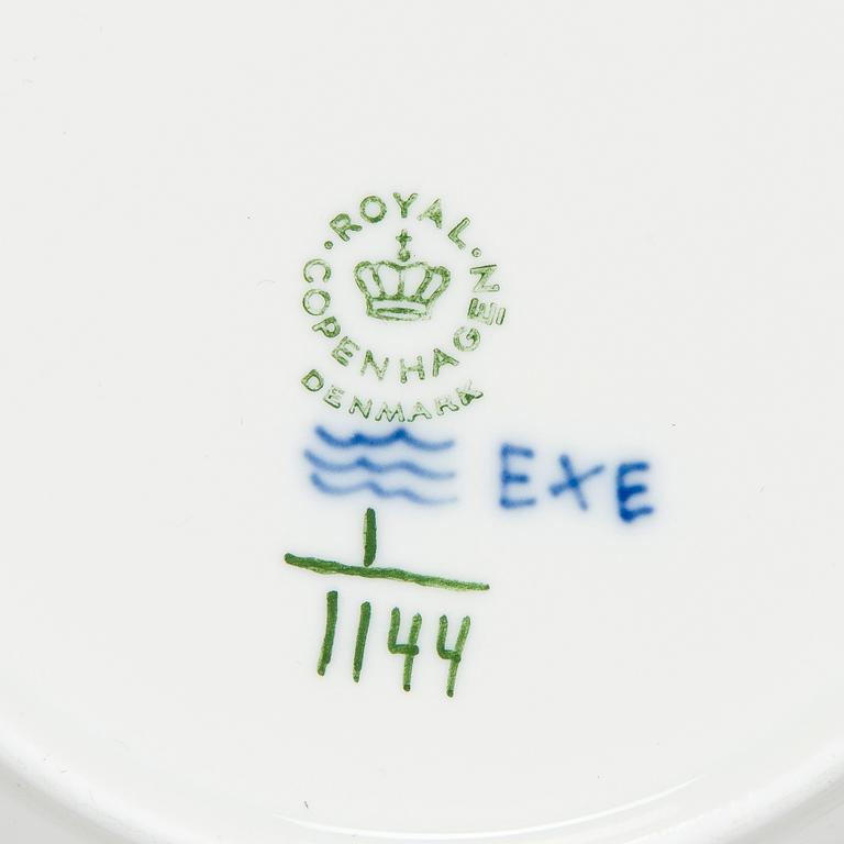 Kaffeservis, porslin, 39 delar, "Musselmalet" mestadels helblond, Royal Copenhagen, Danmark.