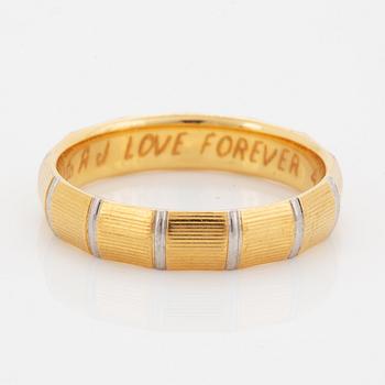 18K gold and platinum ring.