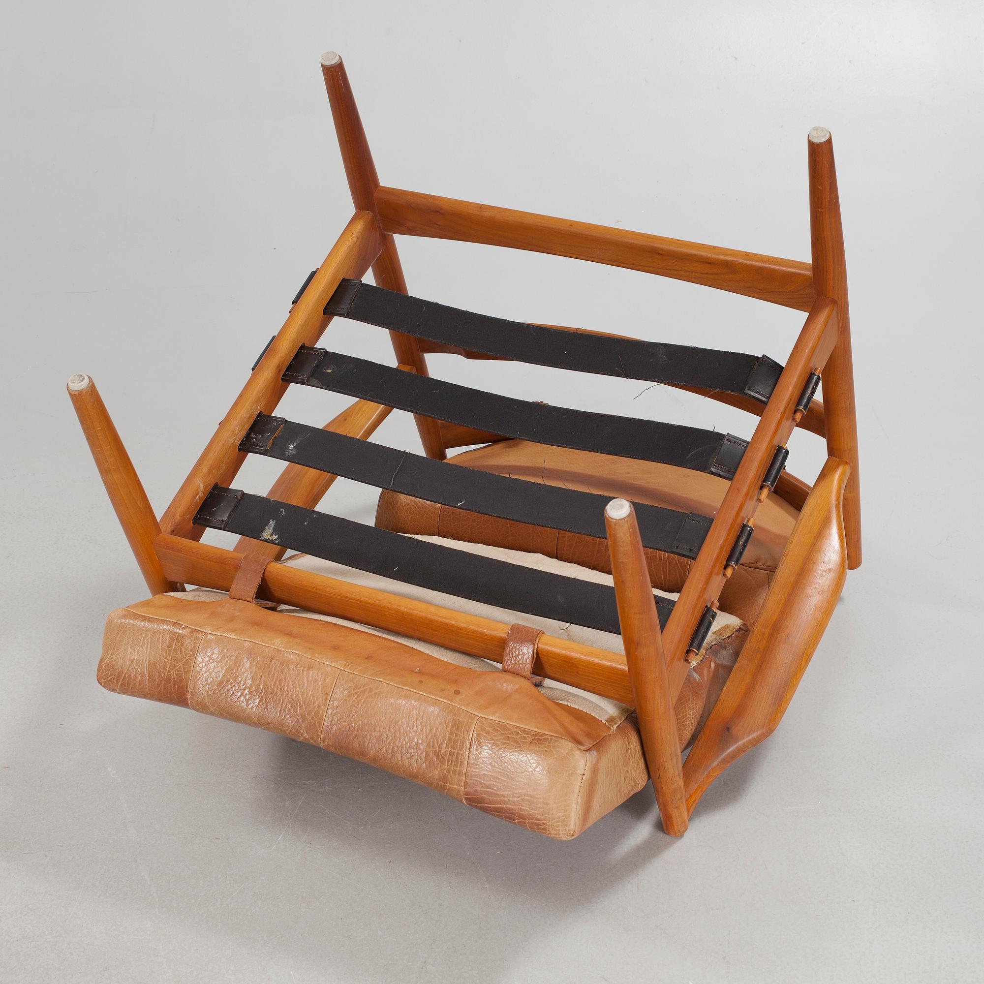 A pair of lounge chairs by Ingemar Thillmark for OPE, model "läckö", second half of the 20th century.