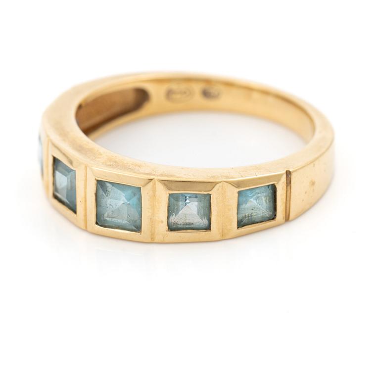 Ring, 18K gold with topazes.