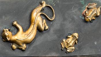 BREVPRESS/LÄSVIKT, Kina, brons med signatur.