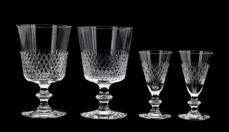 ÖLGLAS, 10 st samt SNAPSGLAS, 8 st, "Diamant", Kosta.