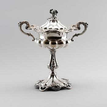 STRÖSOCKERSKÅL, nysilver, nyrokoko, 1800-talets andra hälft.