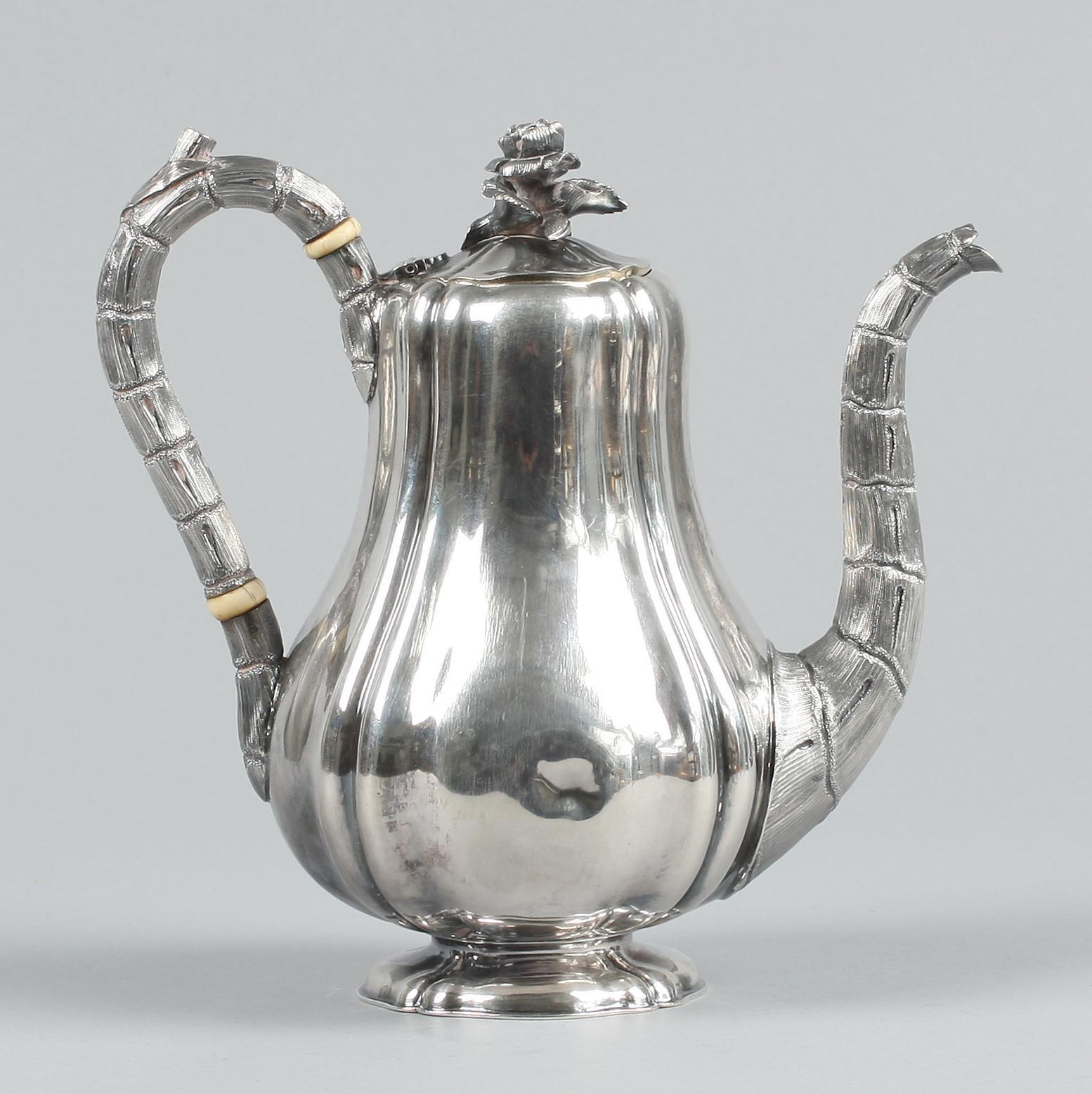 KAFFEKANNA, silver, Karl Bojanowski, S:t Petersburg 1862. Vikt c:a 720 g.