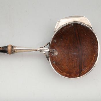 SOPPSLEV, kokosnöt och sannolikt silver, I. Hansson, 1800-tal.