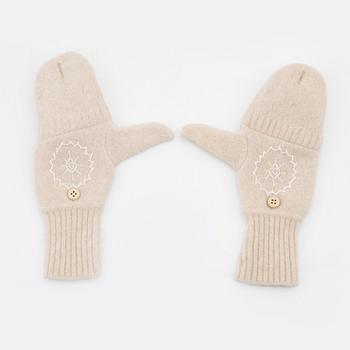 Christian Dior, set med vantar & mössa.
