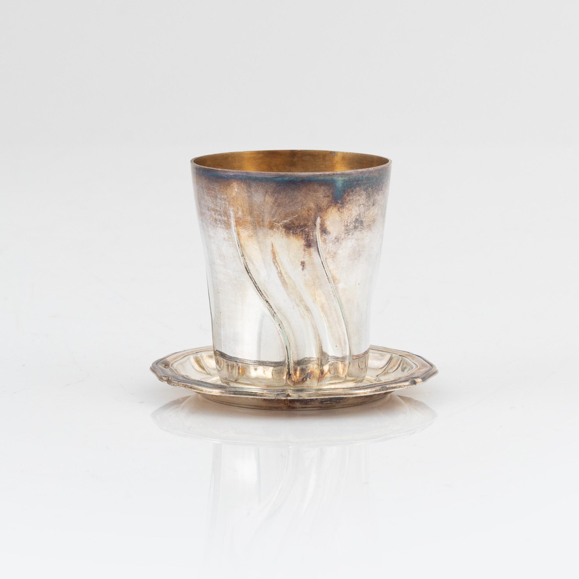 Supkoppar med fat, 12 st, rokokostil, svenska importstämplar, 1900-tal.