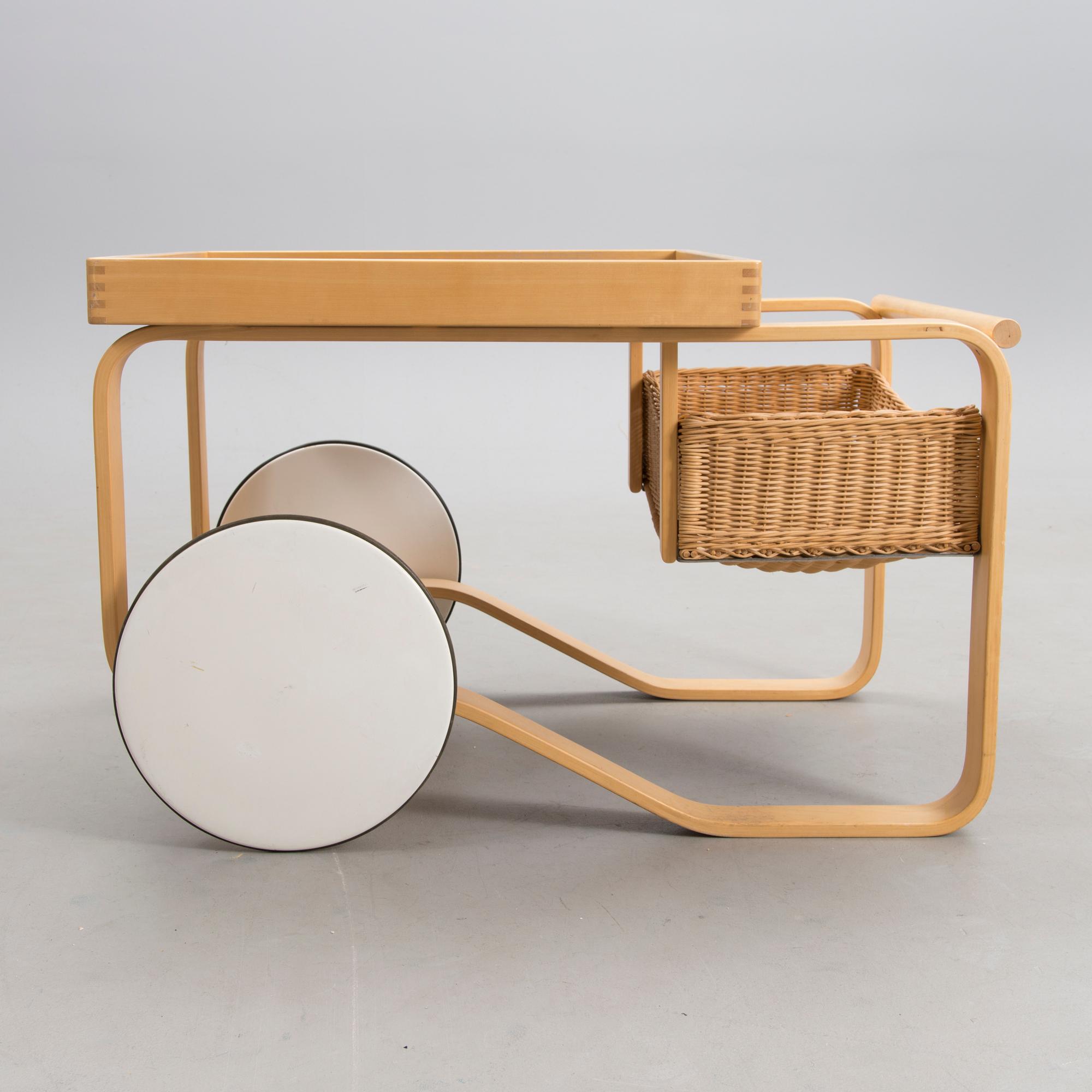 ALVAR AALTO, tarjoiluvaunu, malli 900, Artek 1900-luvun puoliväli.