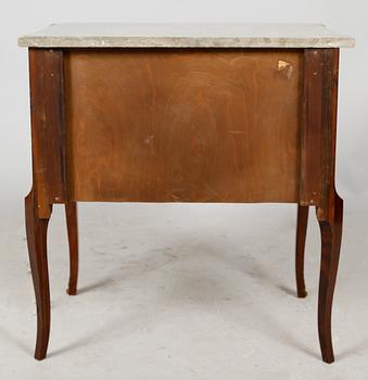 BYRÅ, gustaviansk stil, 1900-talets mitt.