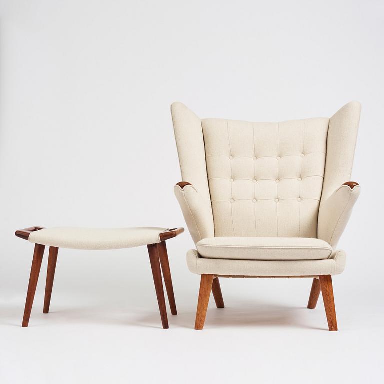 Hans J. Wegner, fåtölj och fotpall, "Bamse", AP-stolen, Danmark sannolikt 1950-60-tal.