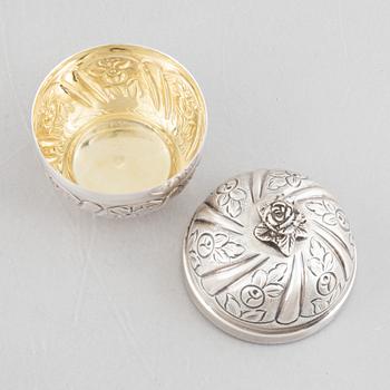 Lided bowl, silver 900, 20th Century.