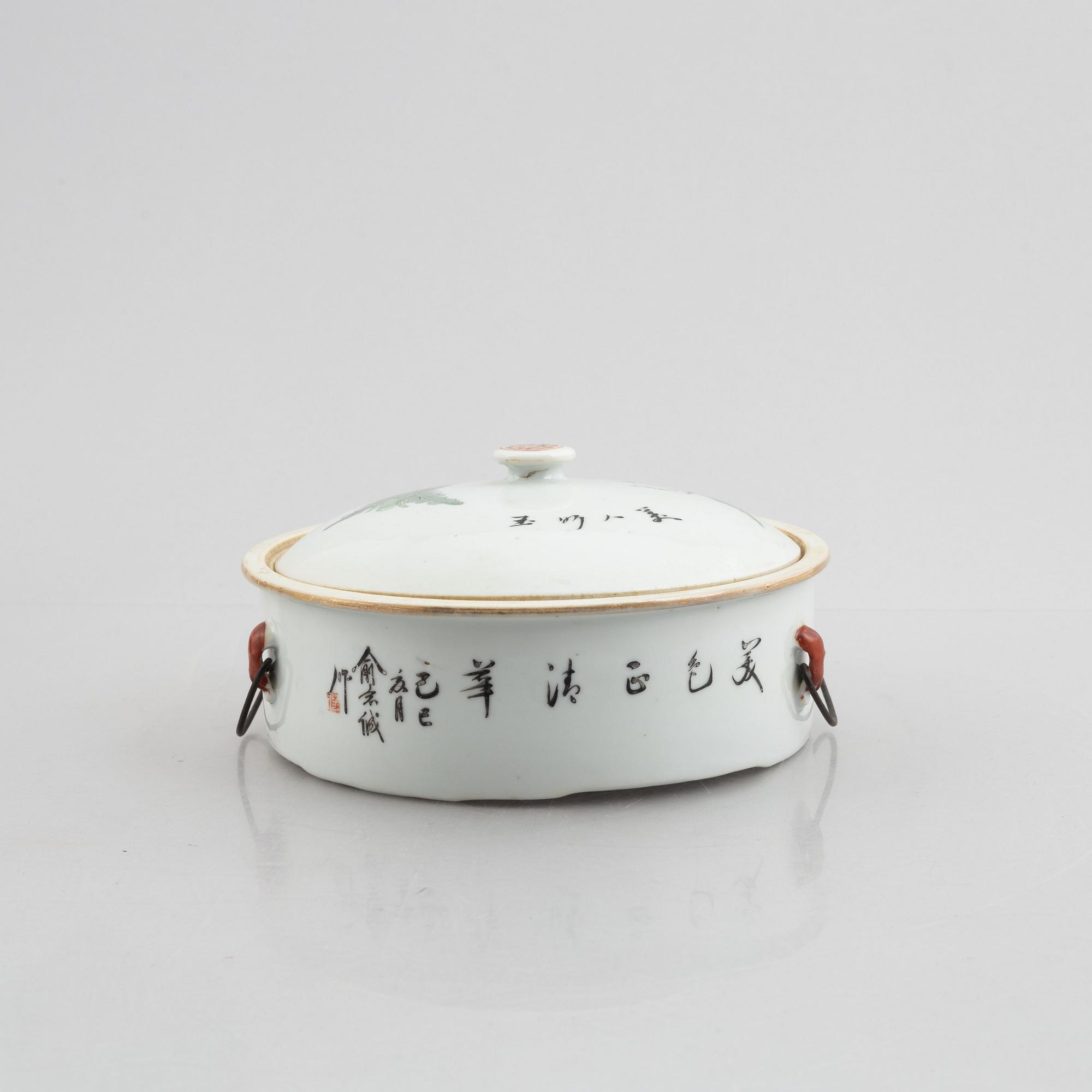 Karott med lock, porslin, Kina, sen Qing dynasti, 1800/1900-tal.
