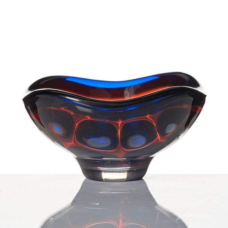 Sven Palmqvist, a 'ravenna' glass bowl, Orrefors 1954, no 672.