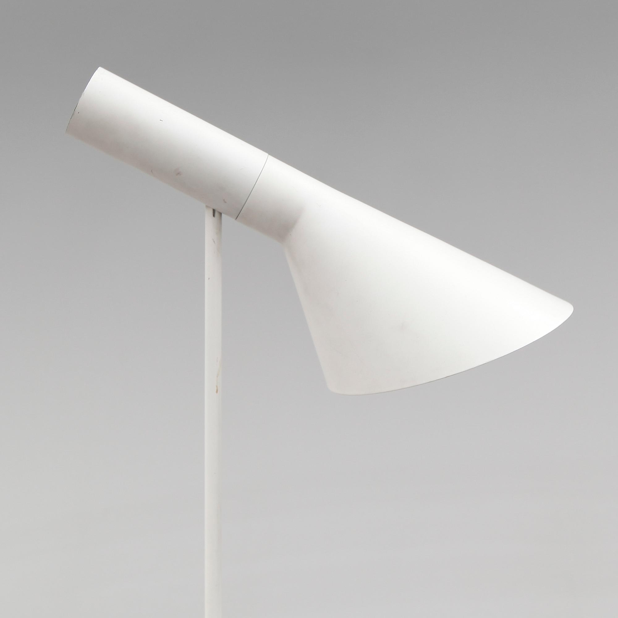 GOLVLAMPA, "AJ", Arne Jacobsen, Louis Poulsen, 1900-talets senare del.