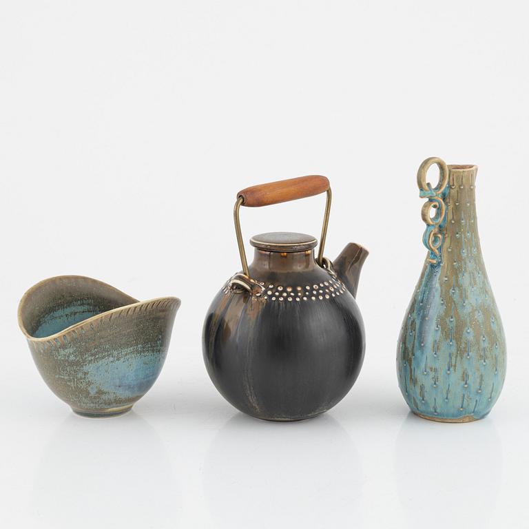 Stig Lindberg, a stoneware tea pot, bowl and pot, Gustavsberg Studio, Sweden, 1960-1966.