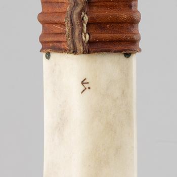 Sune Enoksson, a reindeer horn knife.