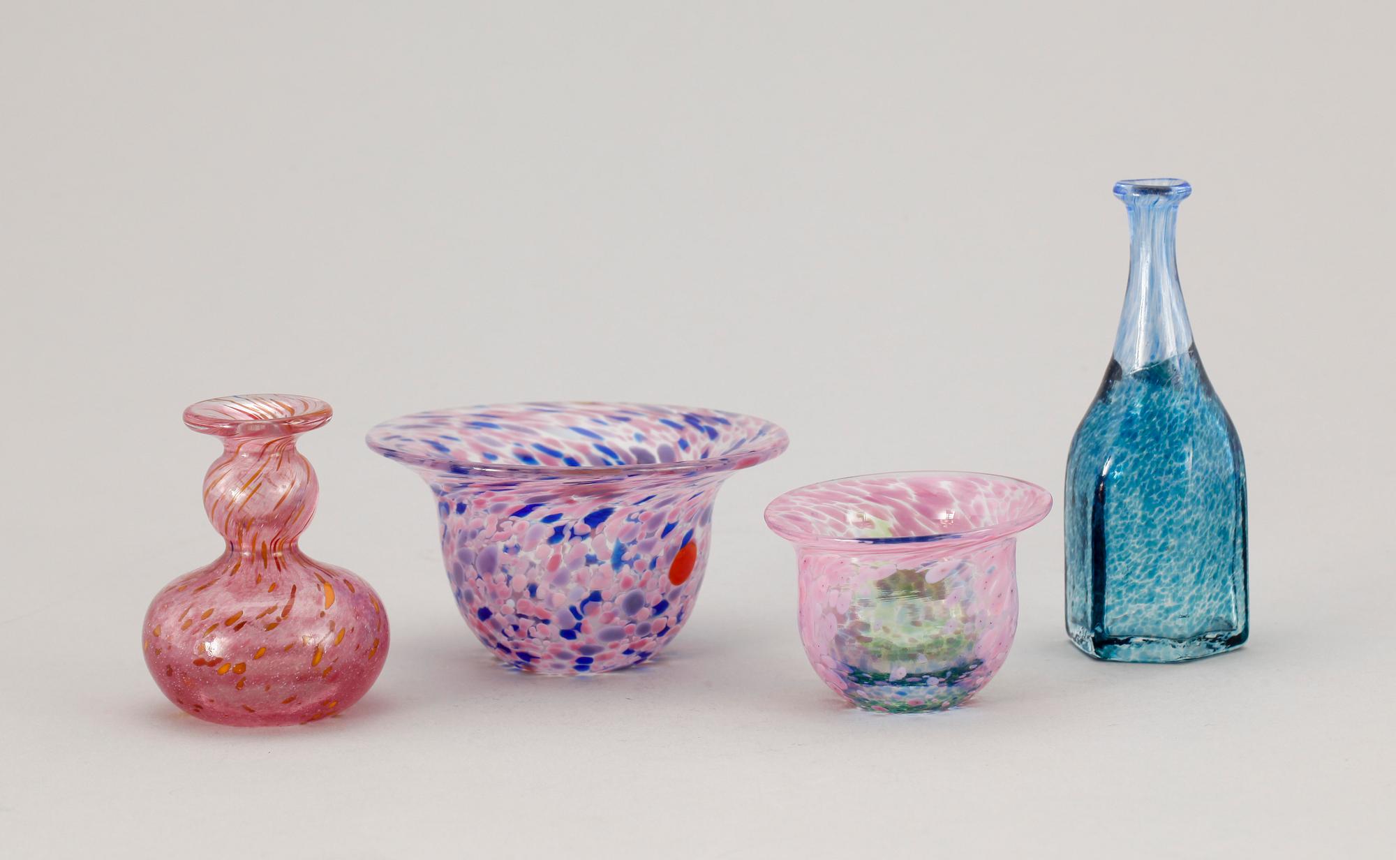MINIATYRER, 4 st, glas, Ulrica Hydman-Vallien, samt Bertil Vallien, Boda, sign o numr.