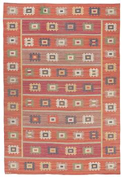 515. Märta Måås-Fjetterström, CARPET. "Röd Grön Äng". Flat weave. 291 x 199,5 cm. Signed MMF.