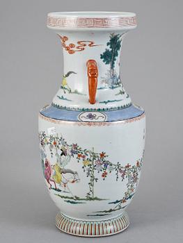 VAS, porslin, Kina, sent 1800-tal.