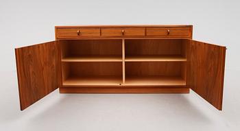 SIDEBOARD, Bertil Fridhagen, Bodafors, 1900-talets andra hälft.