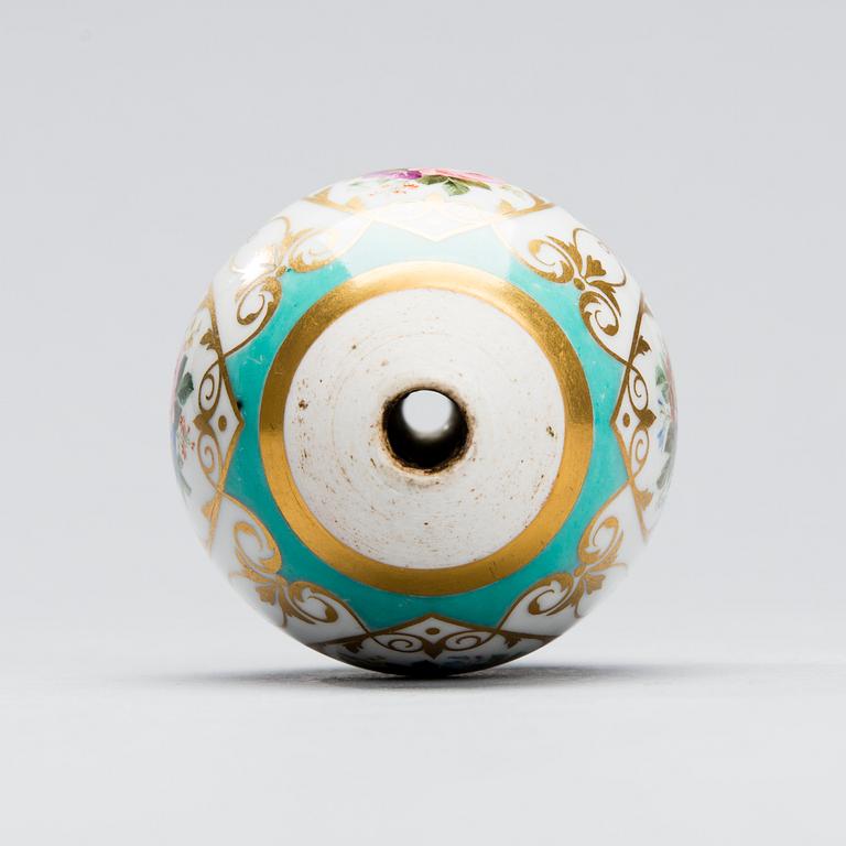 AN EASTER EGG, porcelain, Russia, late 19th century.