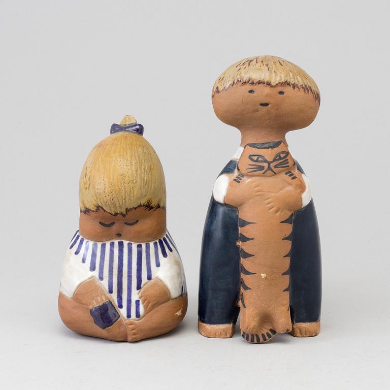 LISA LARSON, FIGURINER, två stycken, stengods, "Pelle" och "Johanna",  Gustavsberg.