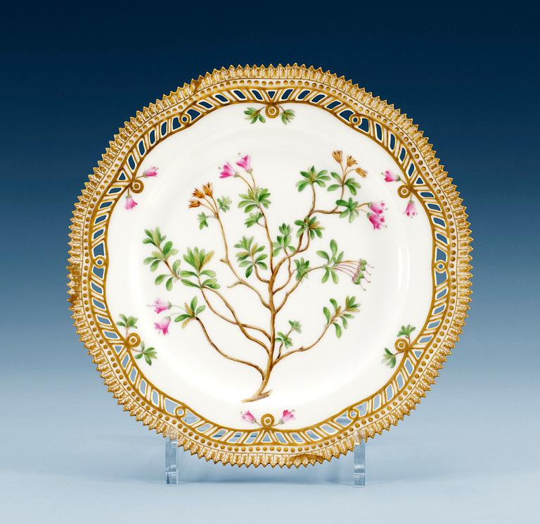 TALLRIKAR, 12 st, porslin. "Flora Danica", Kongl. dansk, Danmark, 1800-talets slut, modell 3554.