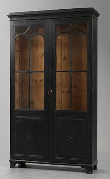 148. BOKSKÅP. 1800-TAL.