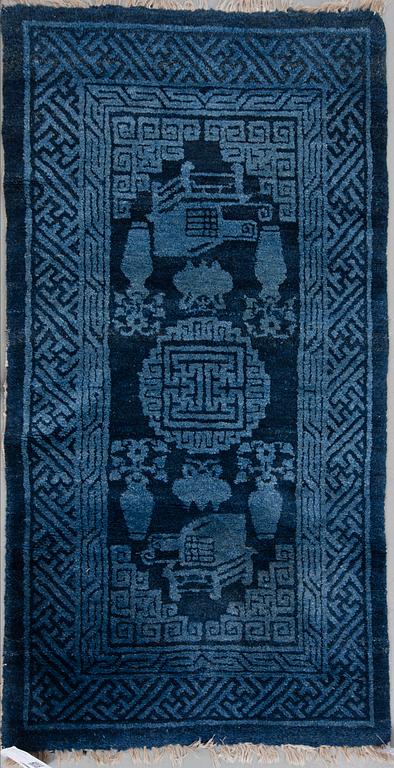 MATTA, Baotou Kina. Semiantik. Ca 127x67 cm.