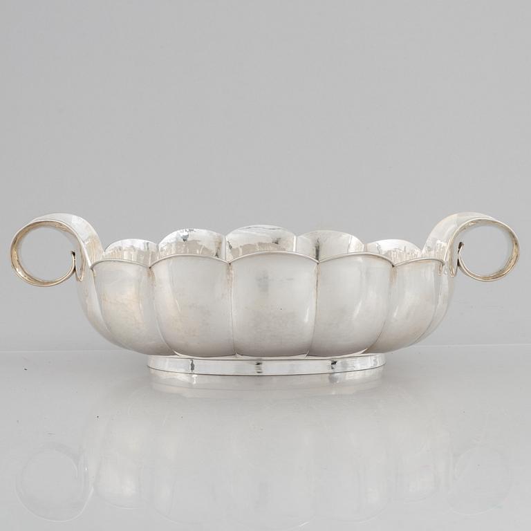 A German silver Art Déco jardinière, mark of  Adolf Mogler, Heilbronn, circa 1925.