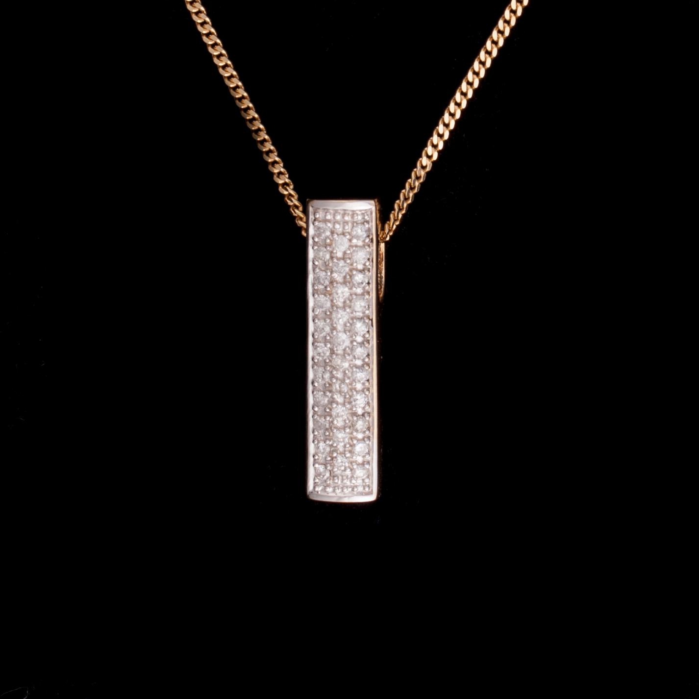 HÄNGE, 14K guld, små diamanter. Vikt tot. 4,1 g.