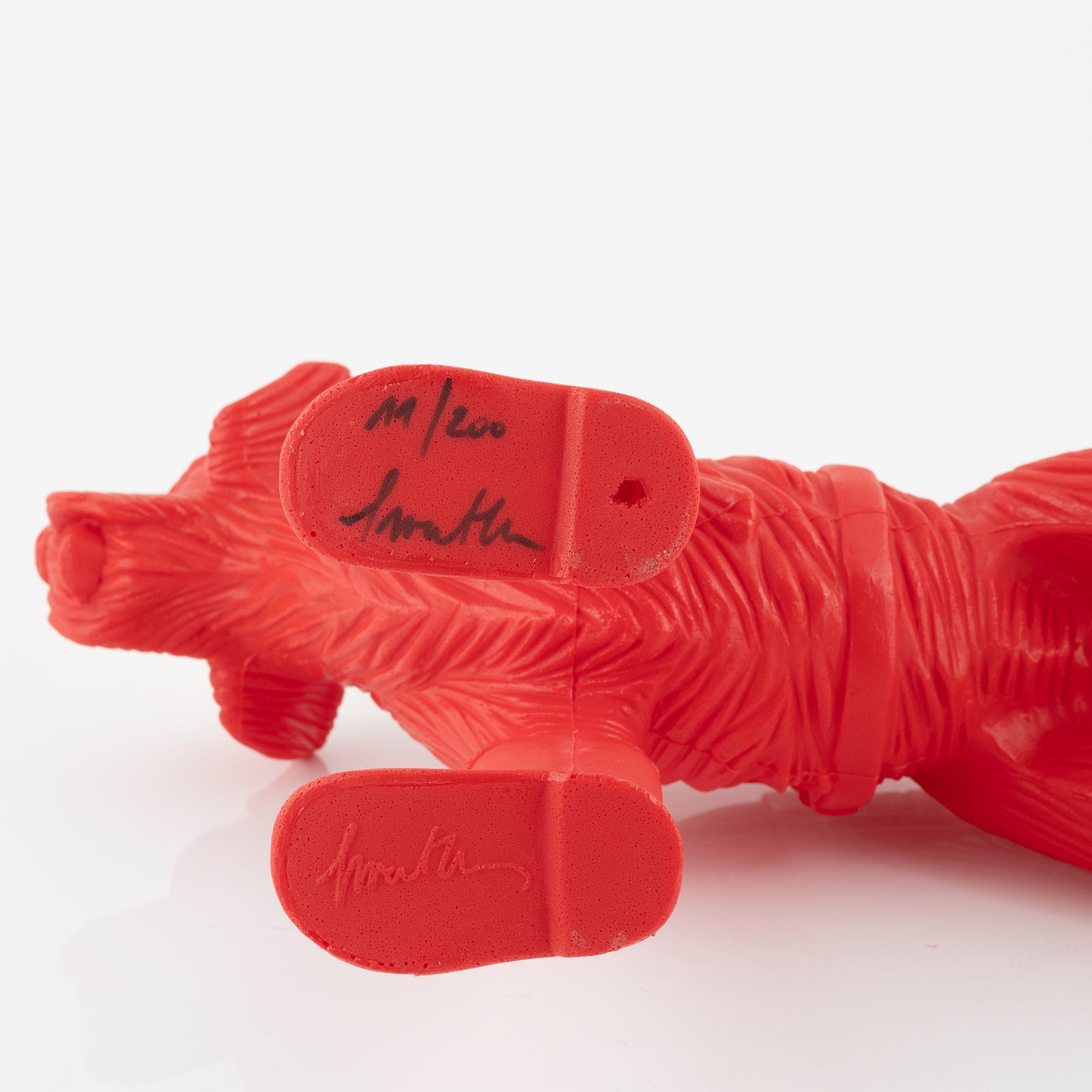 William Sweetlove, sculpture, plastic, signed 19/200.