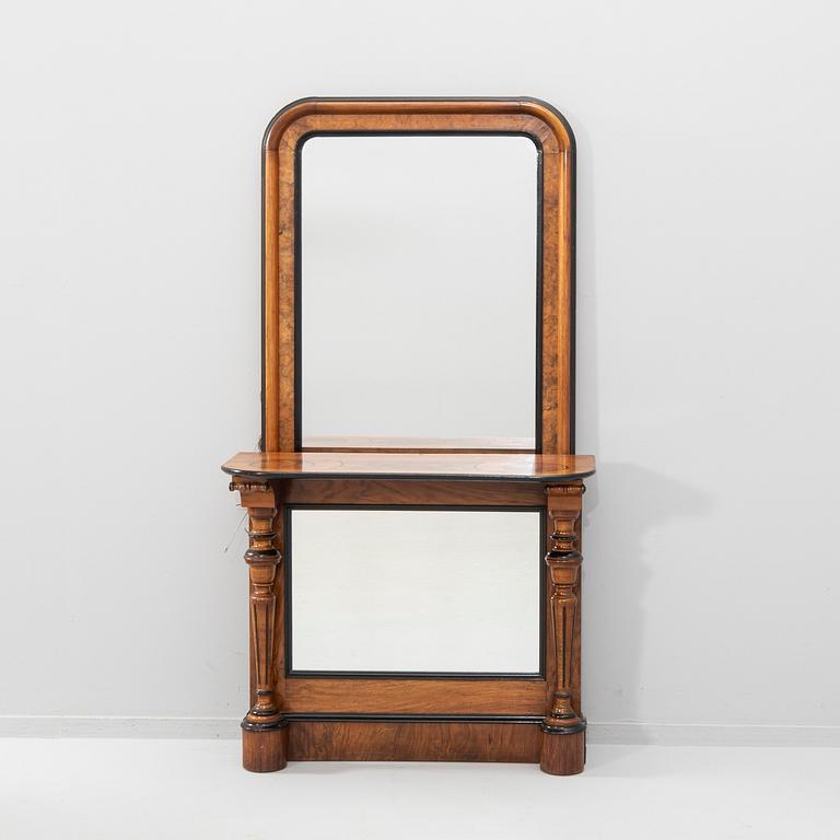 Spegel med konsolbord omkring 1900.