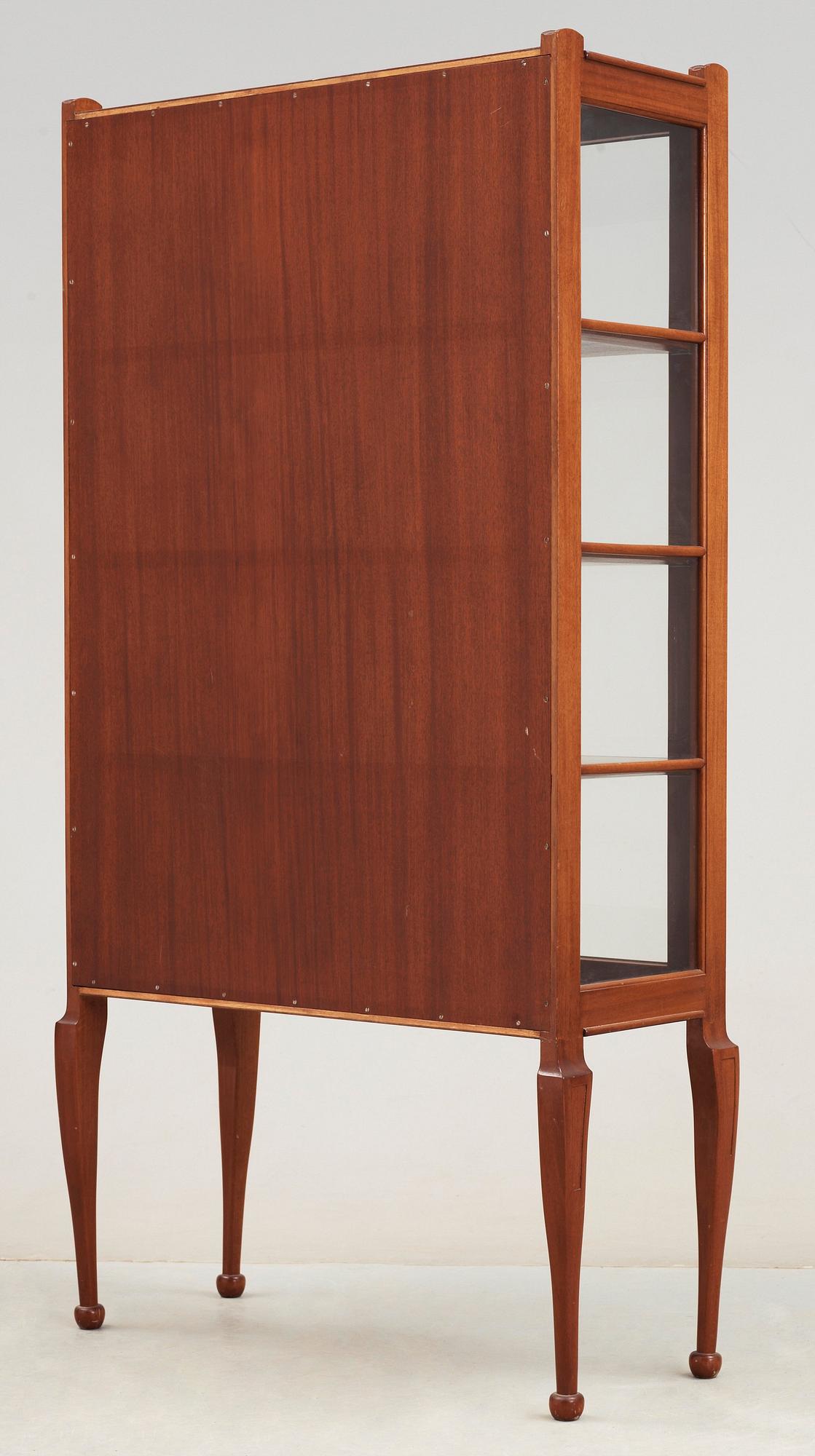 JOSEF FRANK, vitrinskåp, Firma Svenskt Tenn, modell B 2217.