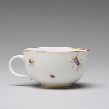 KOPP med FAT; porslin. Meissen, 1700-tal.