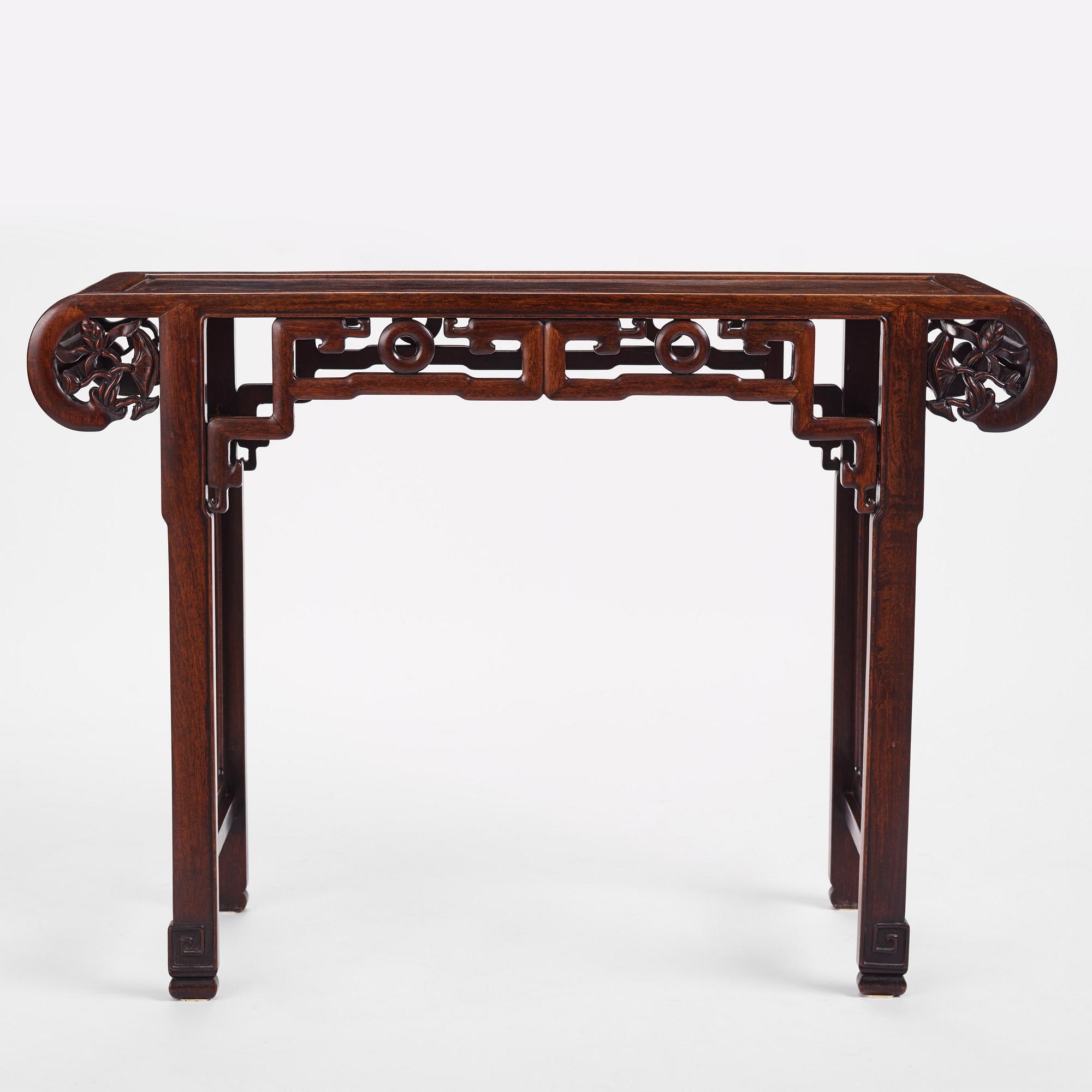 Altarbord, hardwood. Sen Qingdynasti.