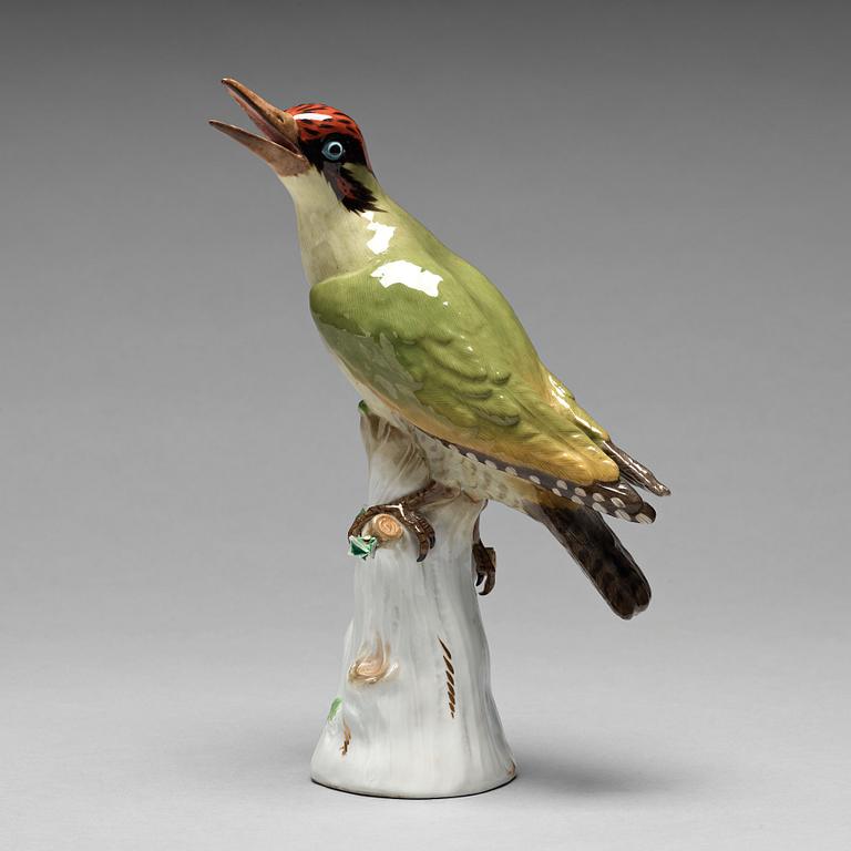 A Meissen figurine of a bird, 1890s.