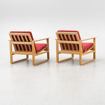 Børge Mogensen, a pair of model 2256 armchairs, Fredericia Möbelfabrik, 1970's/80's.