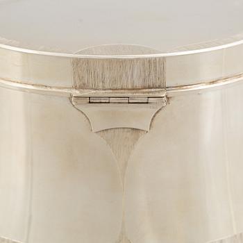 Martin Öhman, a sterling silver box with lid and a creamer, Halmstad 1979-1980.
