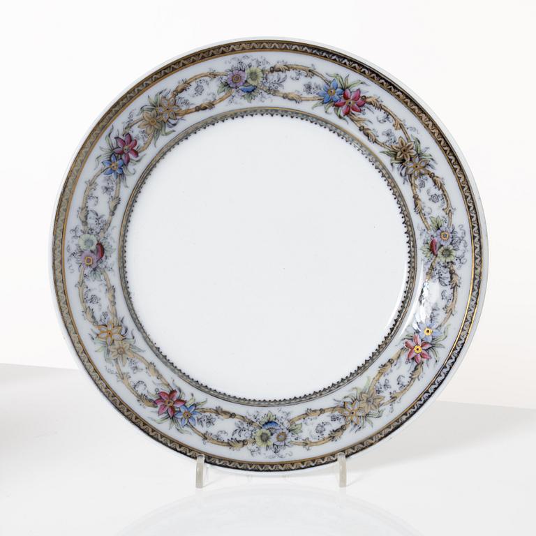Dinner service, 100 pieces, creamware, "Iris", Rörstrand, second half of the 20th Century.