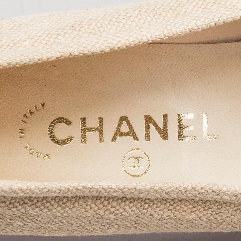 CHANEL,