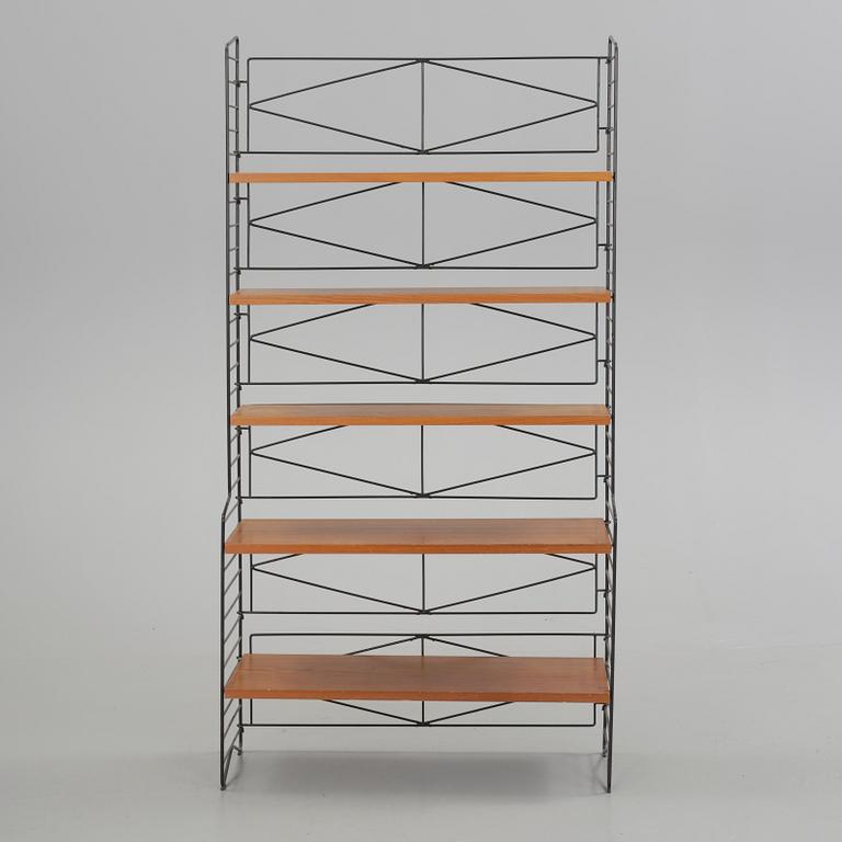 BOKHYLLA, stringmodell, 1900-talets andra hälft.