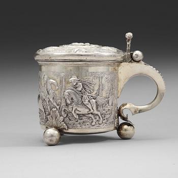 A Swedish/Baltic late 17th/early 18th century parcel-gilt tankard, unmarked.