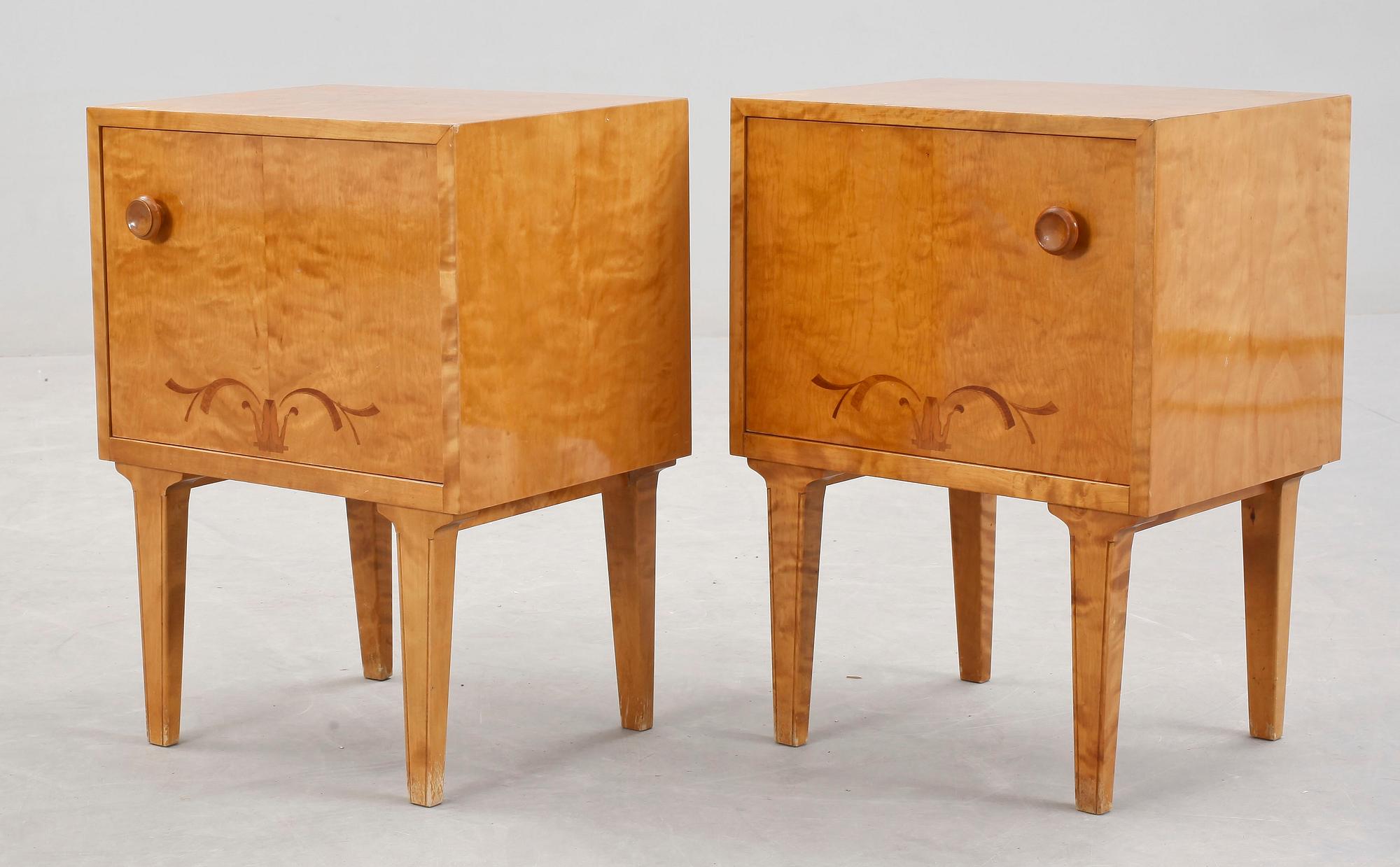 SÄNGBORD, ett par, 1930/40-tal.