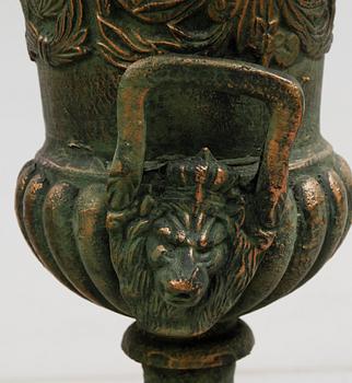 TRÄDGÅRSURNOR, 1 par, gjutjärn, 2000-tal.