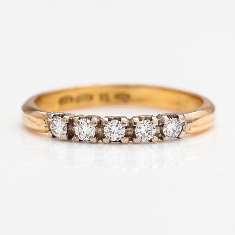 An 18K gold ring with diamonds ca. 0.20 ct in total. Lagercrantz Jewellery, Tammisaari 2013.