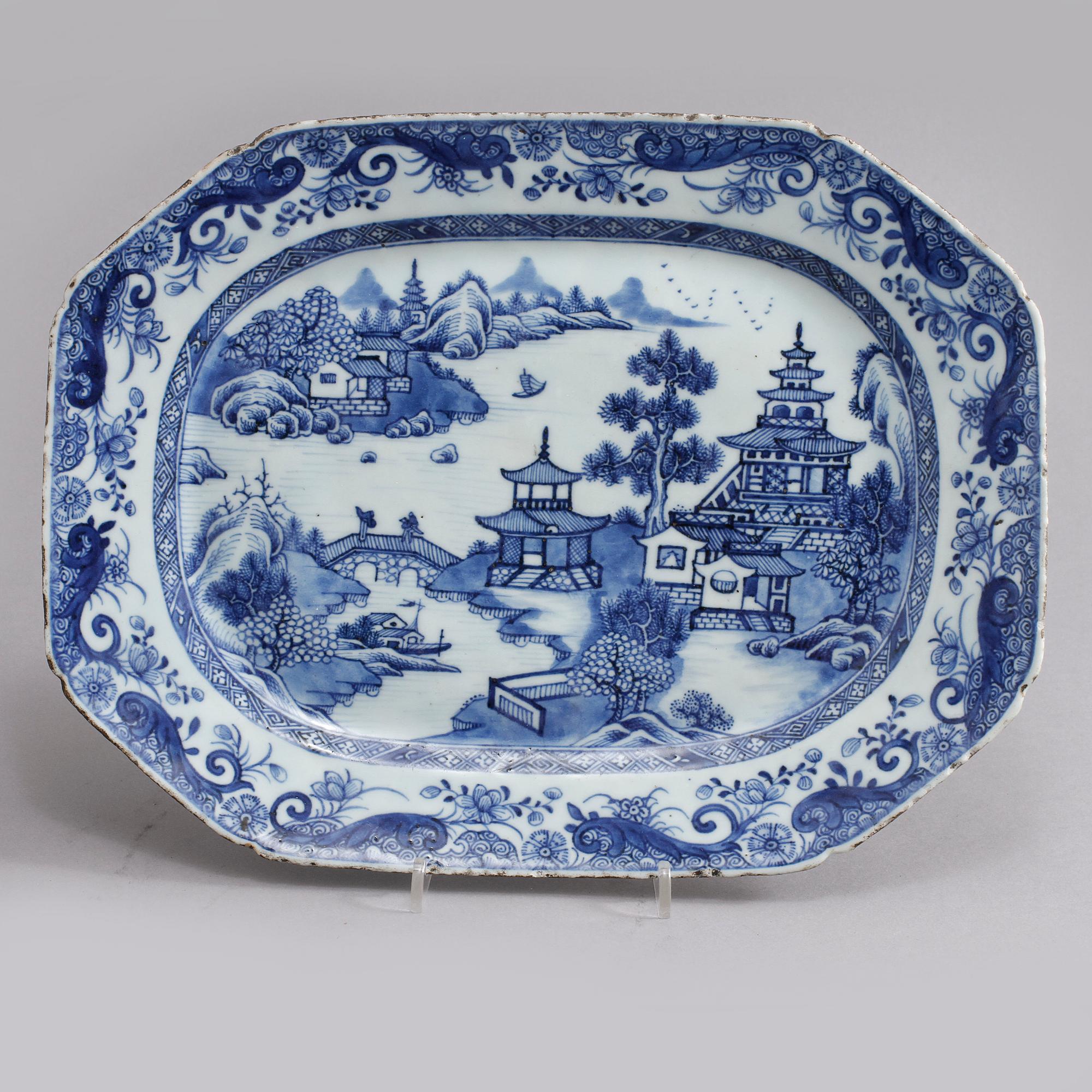 UNDERFAT, 2 st samt STEKFAT, porslin, Kina, 1700-tal.